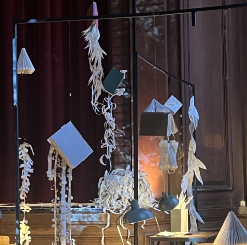 THE GAP, La Batie Festival Genf 2025, Papierinstallation Sabine Hilscher THE GAP