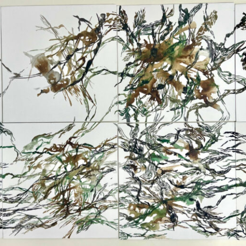 IN ALLE RICHTUNGEN WACHSEN, Tuschezeichnung, variable Anschlussstellen,1,20x60cm(8Platten á 30x30cm, Leinwand/2025 tuschezeichnung