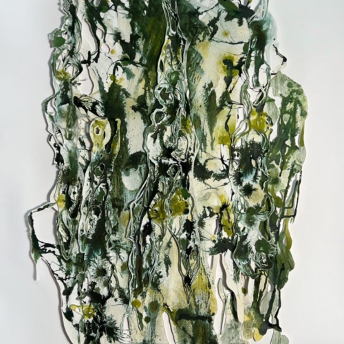 INS GRÜNE, 70x100x3cm, 3 lagiger Papierschnitt, Tuschezeichnung, Shellacktusche, Leim/ 2025 Papierschnitt